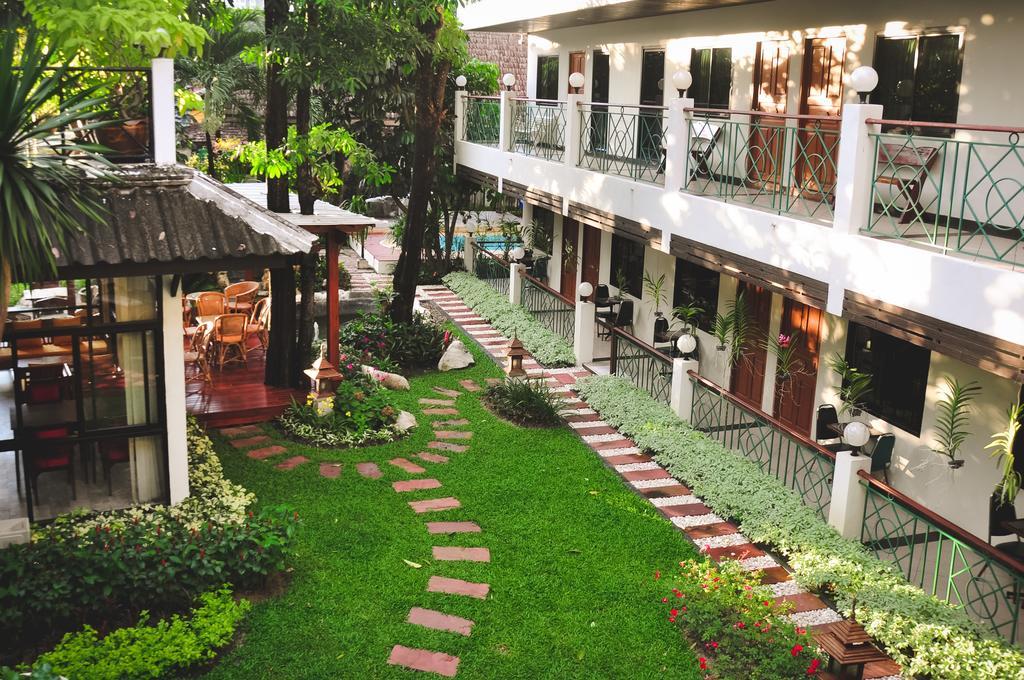 Charlie House Pin Klao Otel Bangkok Dış mekan fotoğraf