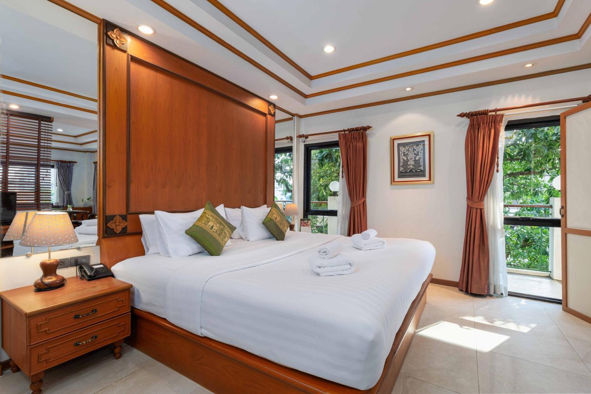 Charlie House Pin Klao Otel Bangkok Dış mekan fotoğraf