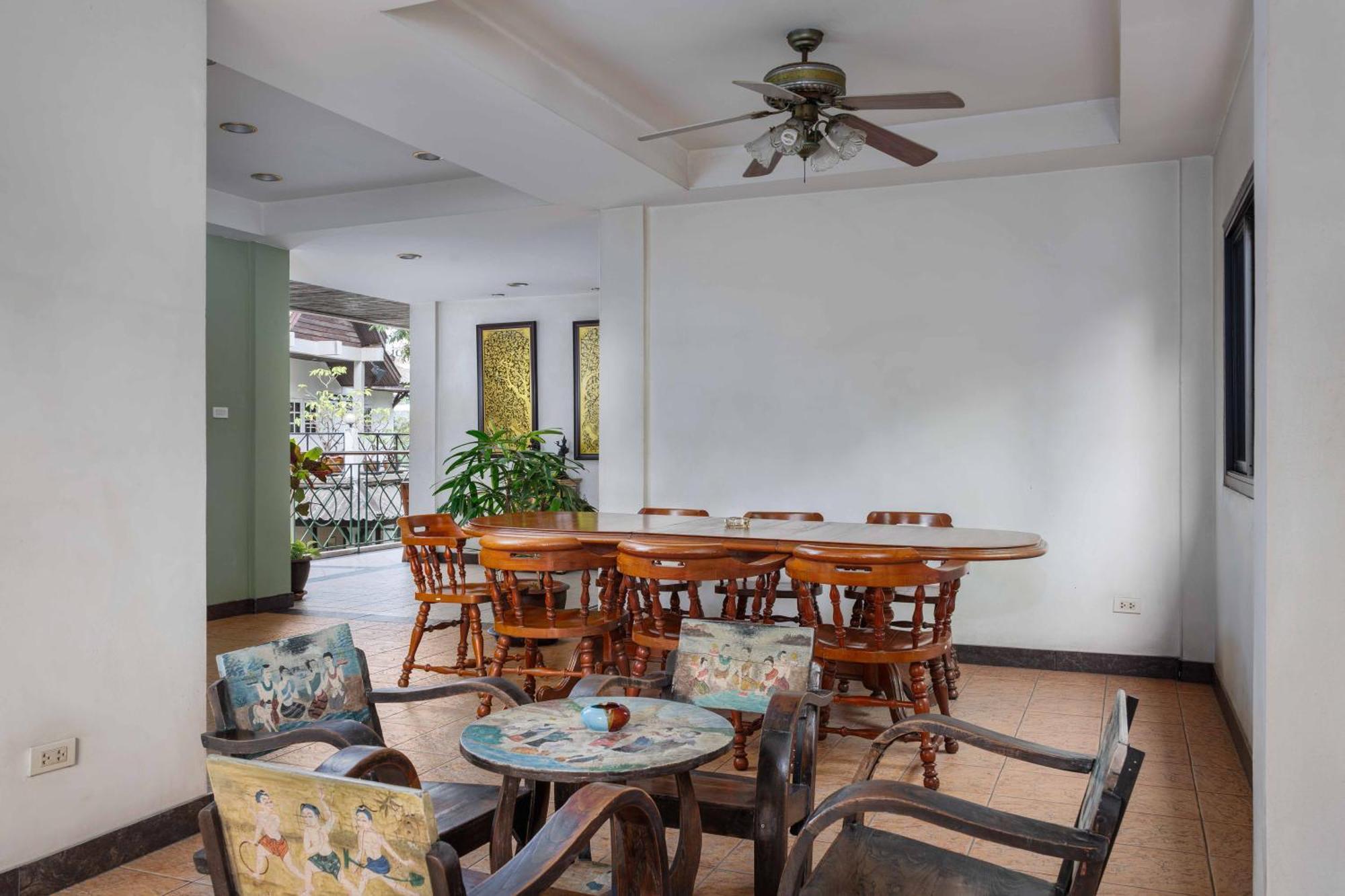 Charlie House Pin Klao Otel Bangkok Dış mekan fotoğraf