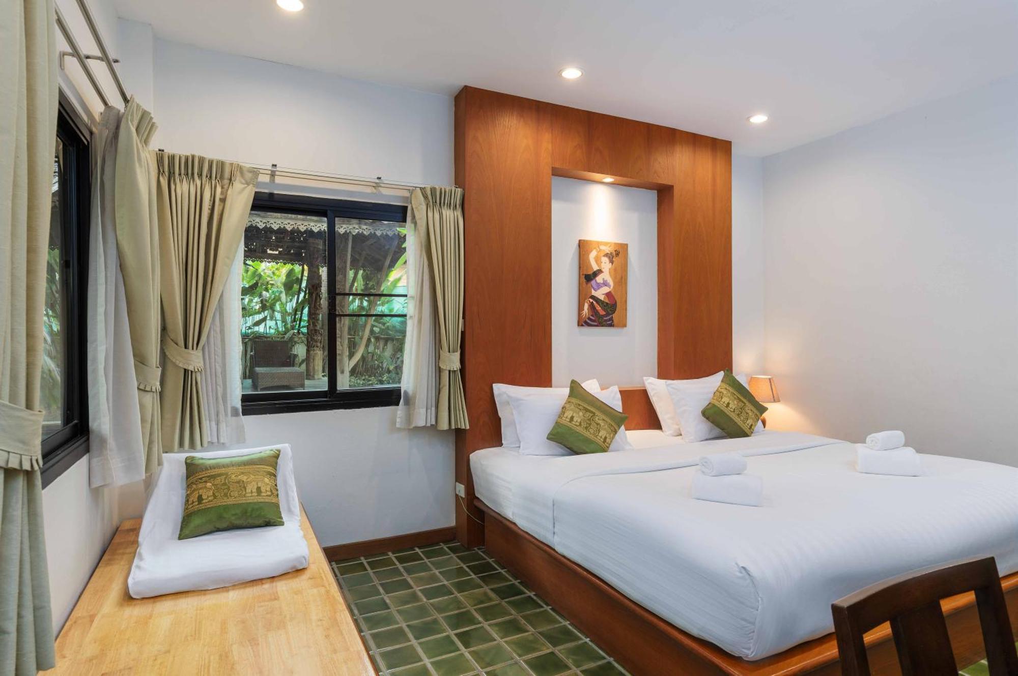 Charlie House Pin Klao Otel Bangkok Dış mekan fotoğraf