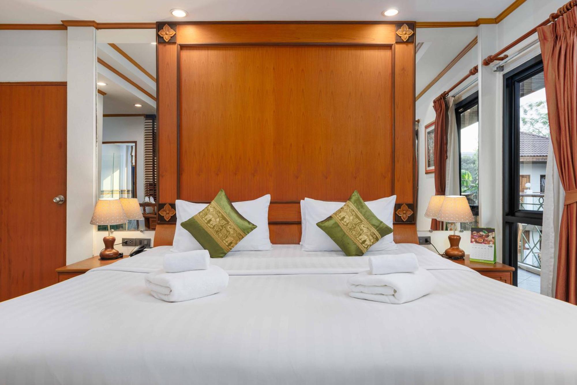 Charlie House Pin Klao Otel Bangkok Dış mekan fotoğraf