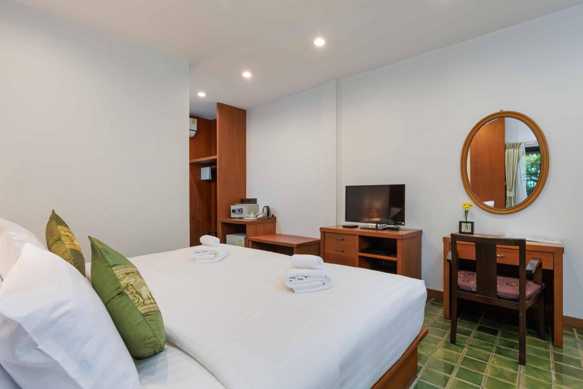 Charlie House Pin Klao Otel Bangkok Oda fotoğraf