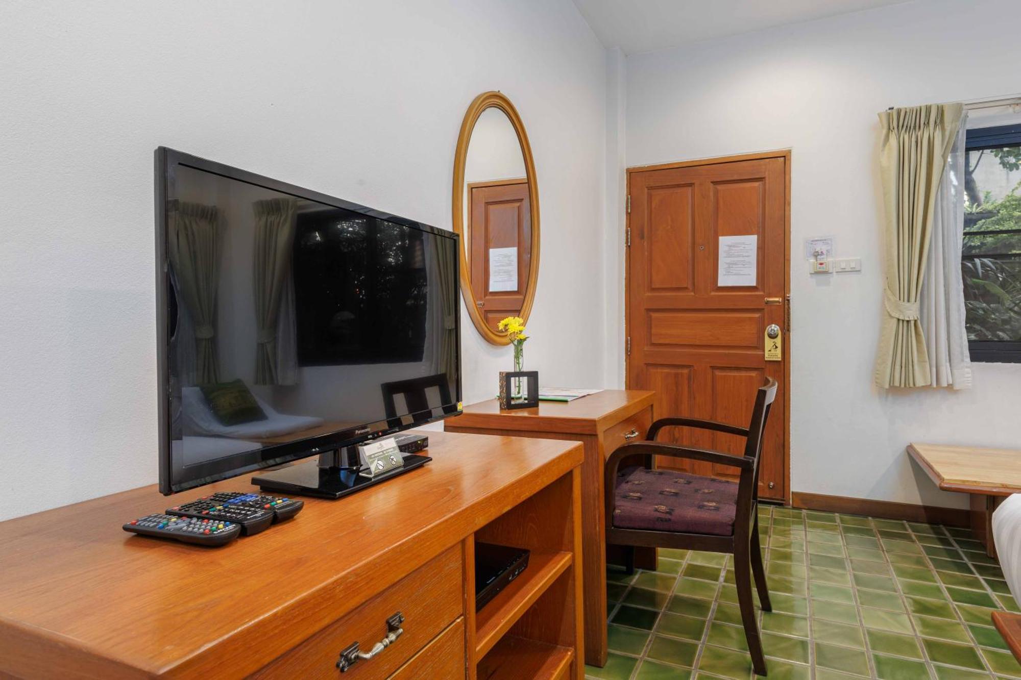 Charlie House Pin Klao Otel Bangkok Dış mekan fotoğraf