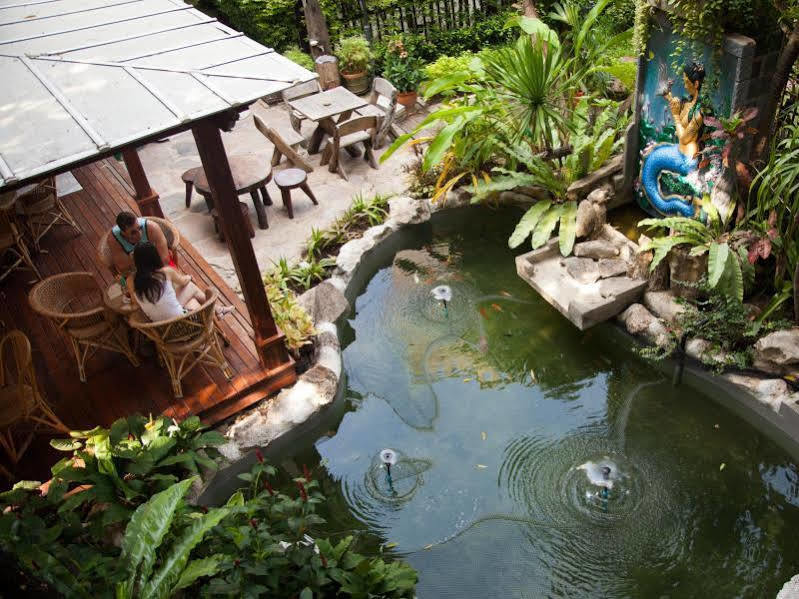 Charlie House Pin Klao Otel Bangkok Dış mekan fotoğraf
