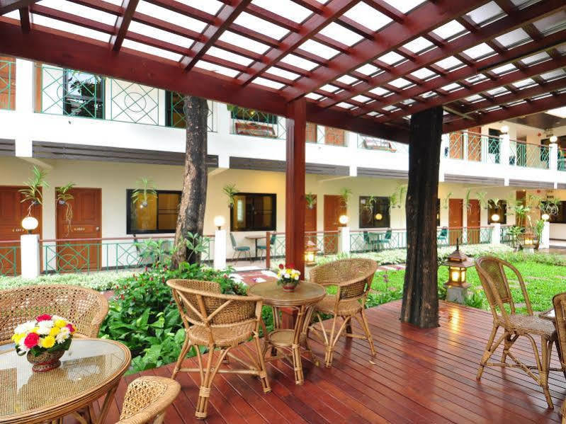 Charlie House Pin Klao Otel Bangkok Dış mekan fotoğraf