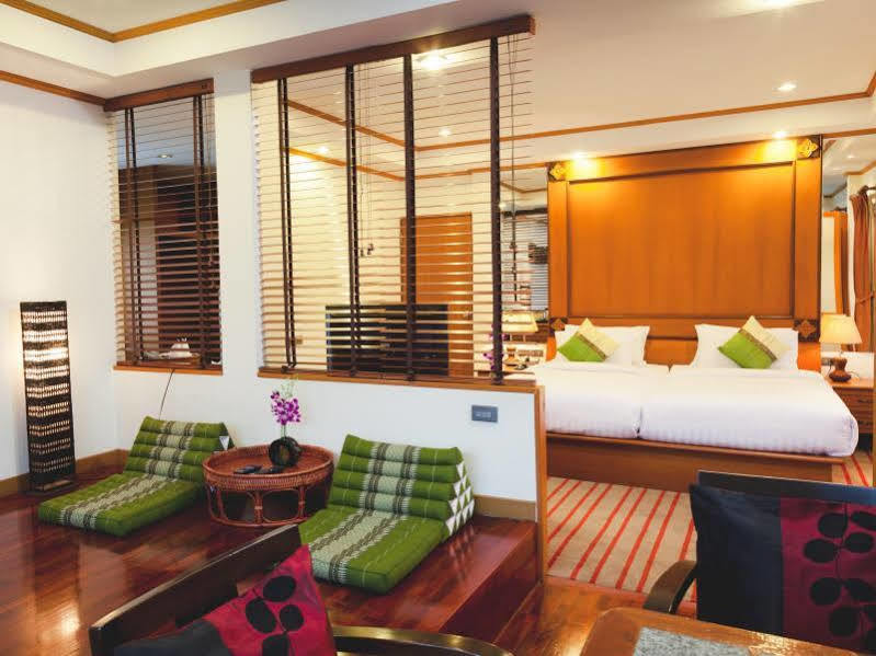 Charlie House Pin Klao Otel Bangkok Dış mekan fotoğraf
