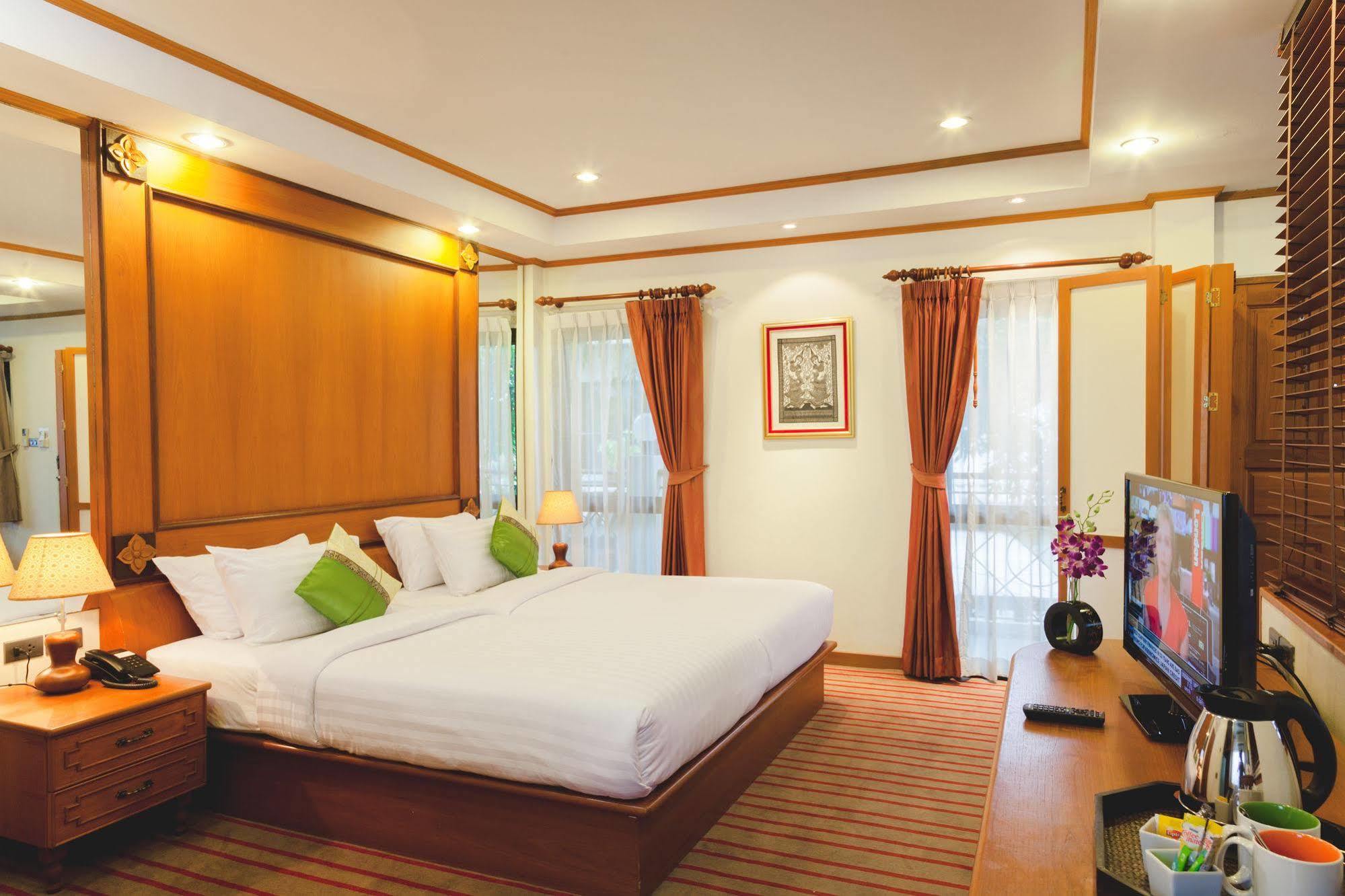 Charlie House Pin Klao Otel Bangkok Dış mekan fotoğraf