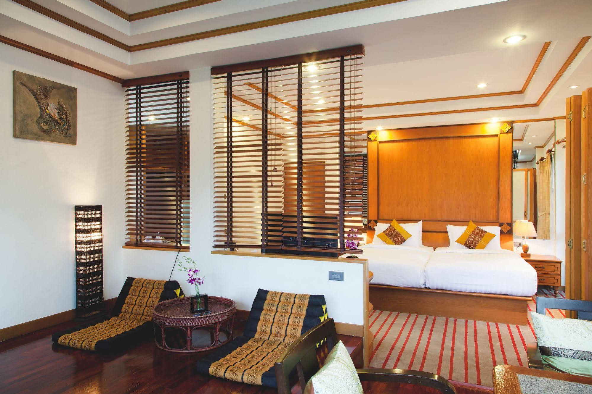 Charlie House Pin Klao Otel Bangkok Dış mekan fotoğraf