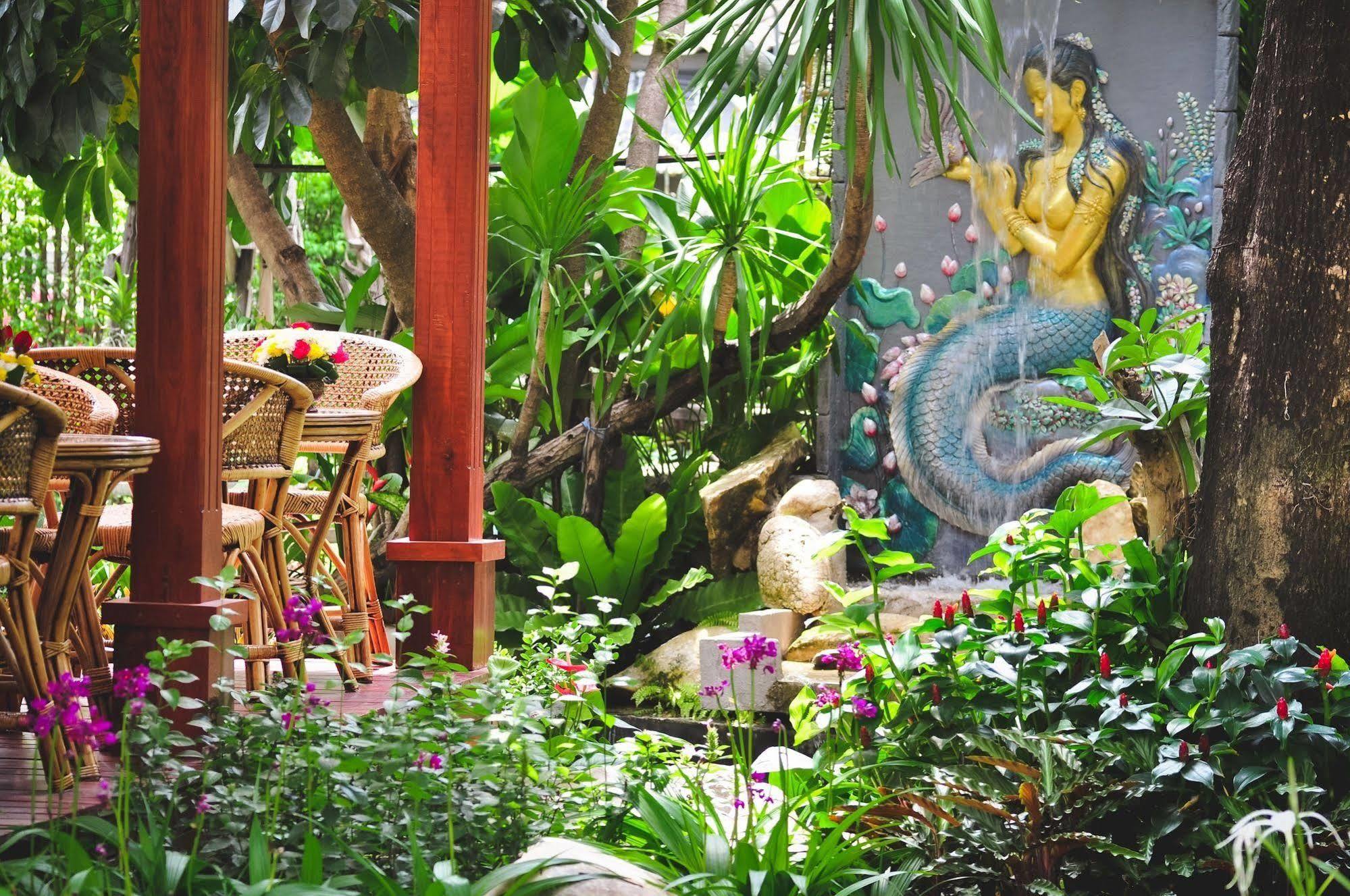 Charlie House Pin Klao Otel Bangkok Dış mekan fotoğraf
